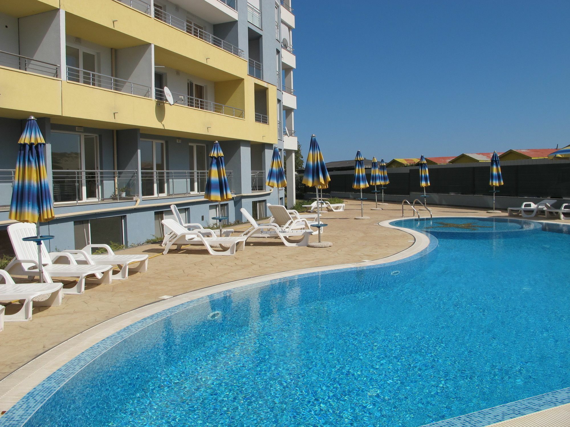 Apartment Crystal Beach Nesebar Bagian luar foto